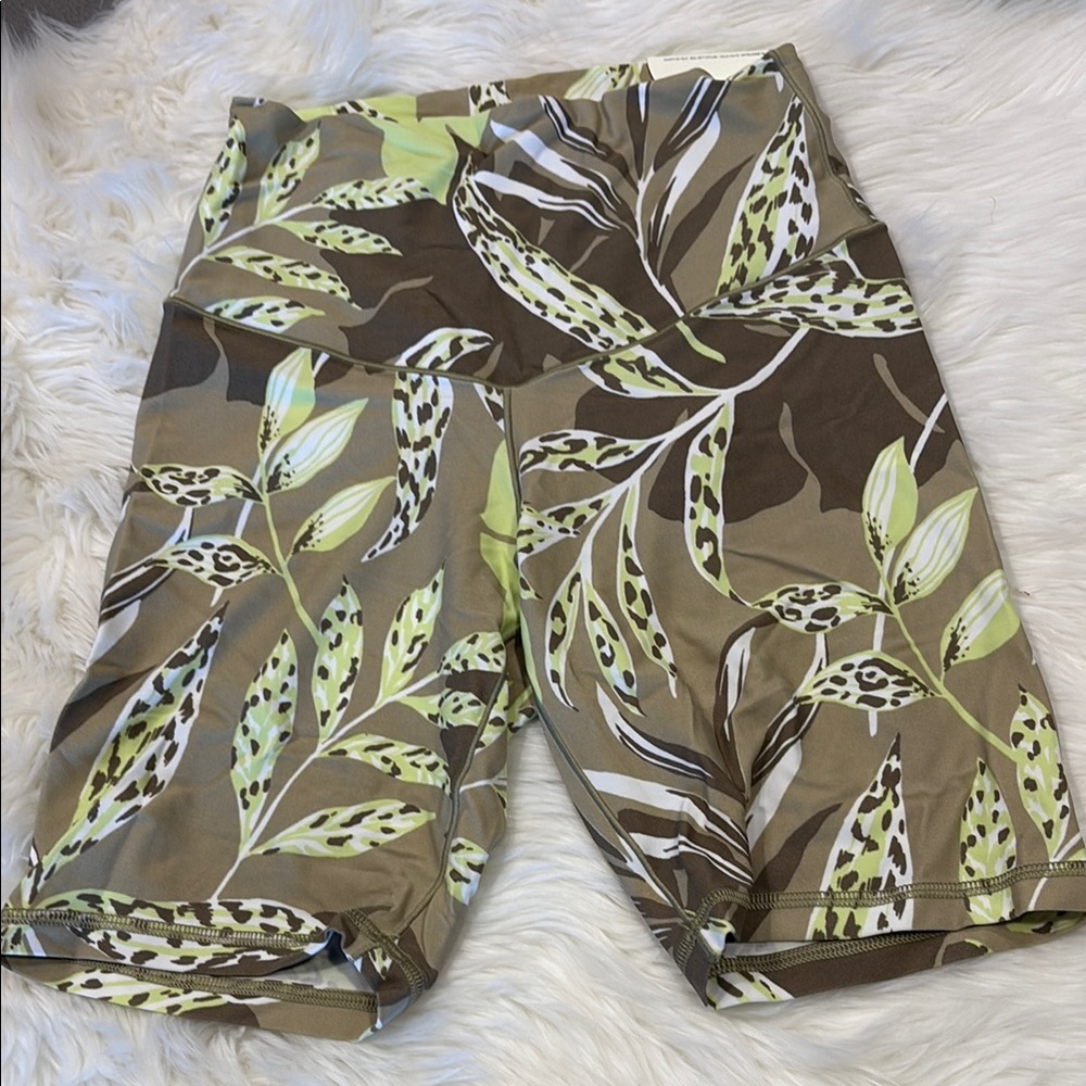 Leaf Print Real Me Bike Shorts